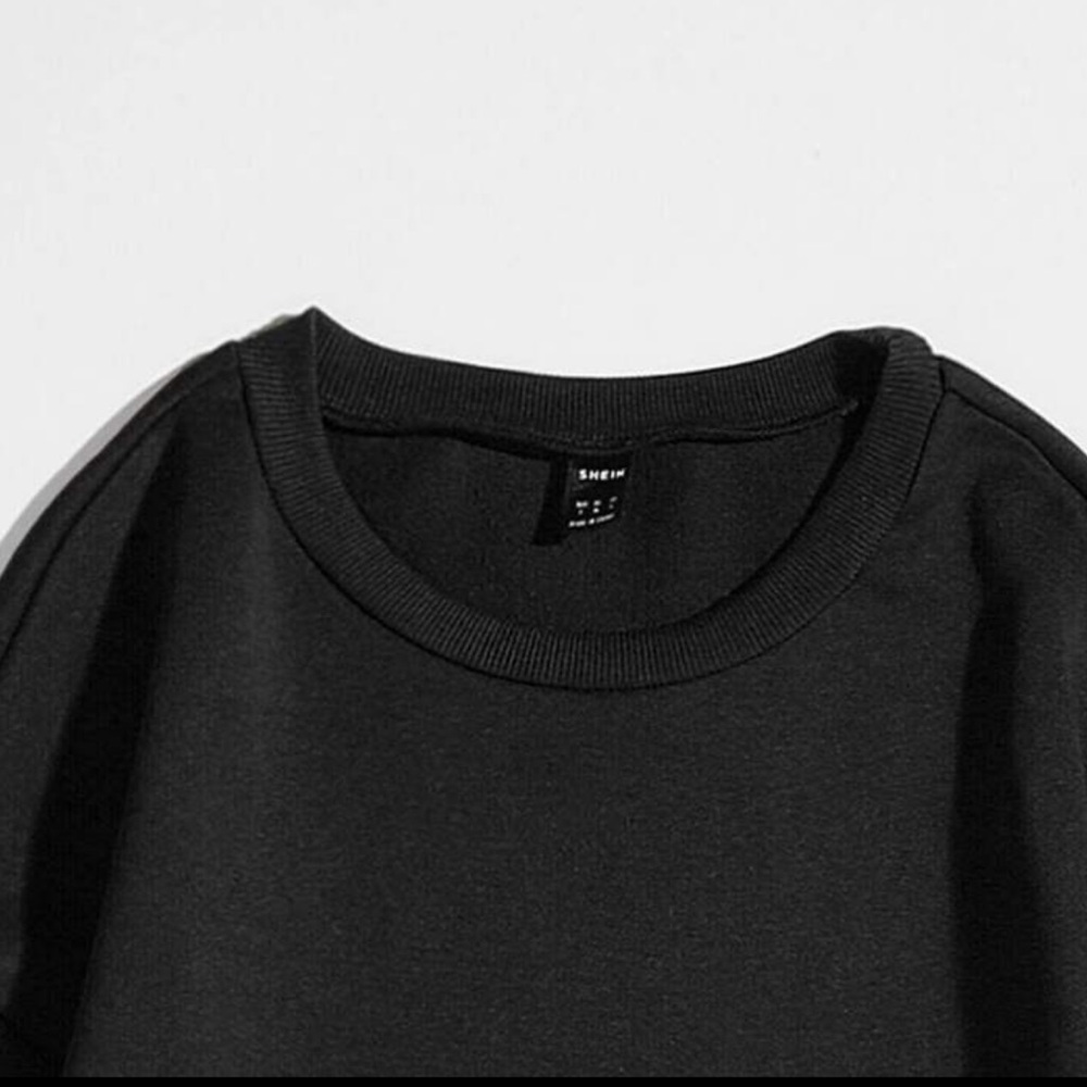 NEW| SHEIN Women’s Plus Size Drop Shoulder Black Long Sleeve Sweatshirt - Picture 4 of 4